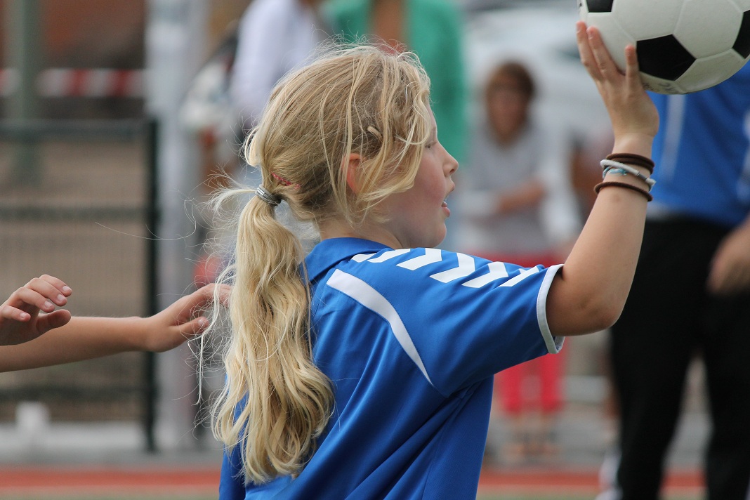 Oefenwedstrijd E2 Almkerk 151.JPG